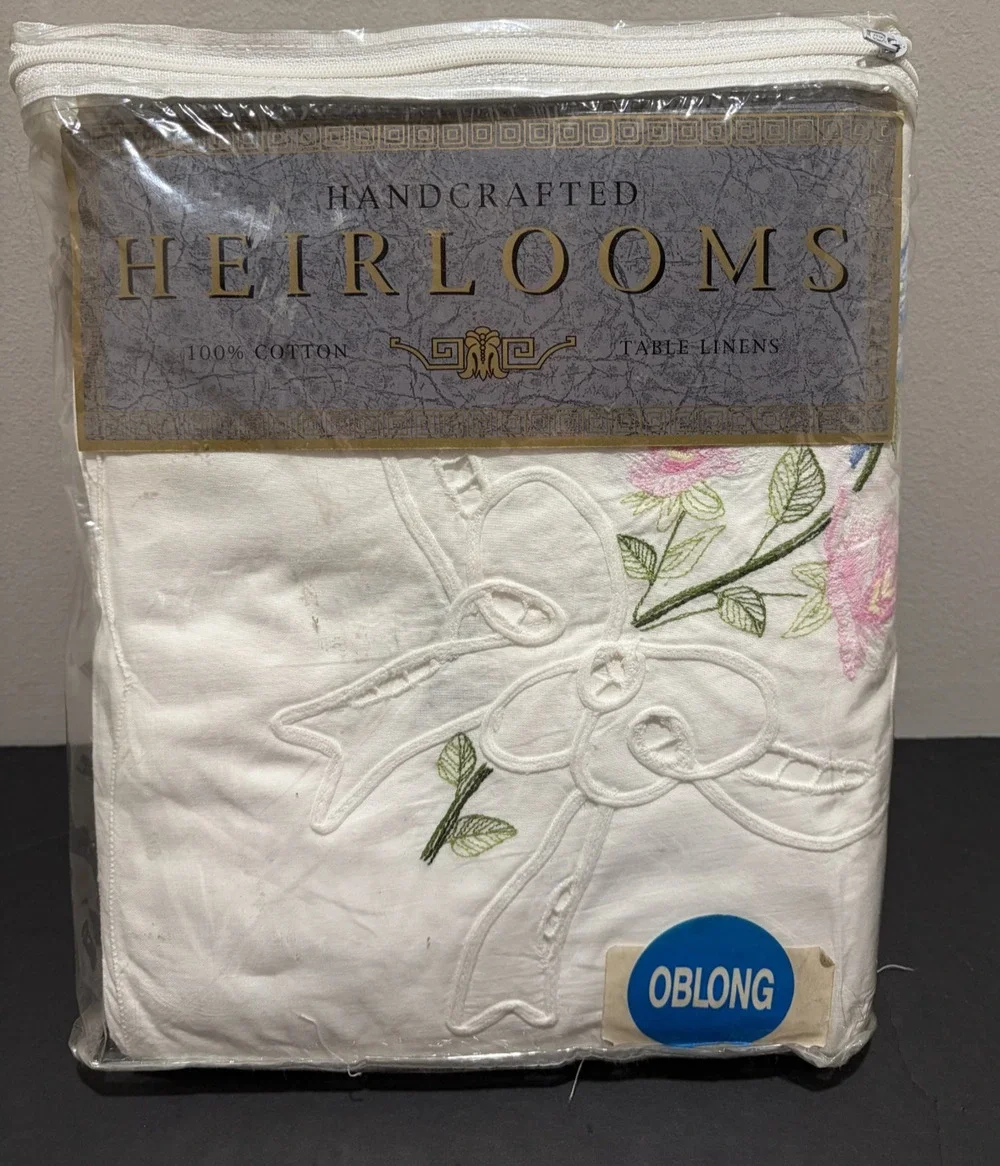 Handcrafted Heirlooms Tablecloth 7 Napkins Floral Embroidery Cotton 68x104